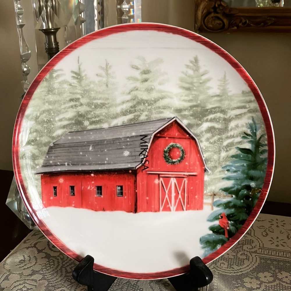 NWT - MIKASA 9 inch Countryside Christmas Barn Portrait Plate